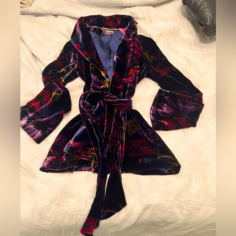 Trina Turk Velvet and Silk Smoking Jacket XS NWT